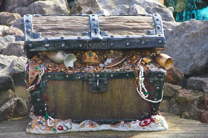 TREASURE CHEST